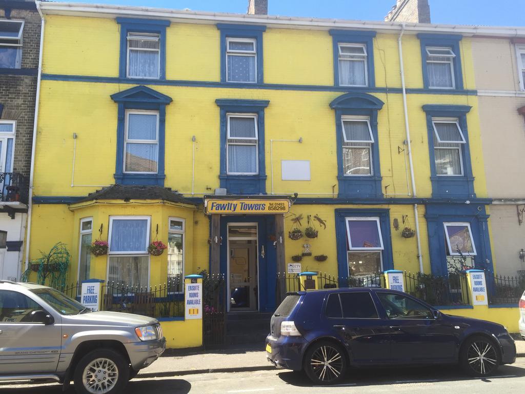 Fawlty Towers Hotel Great Yarmouth Eksteriør billede